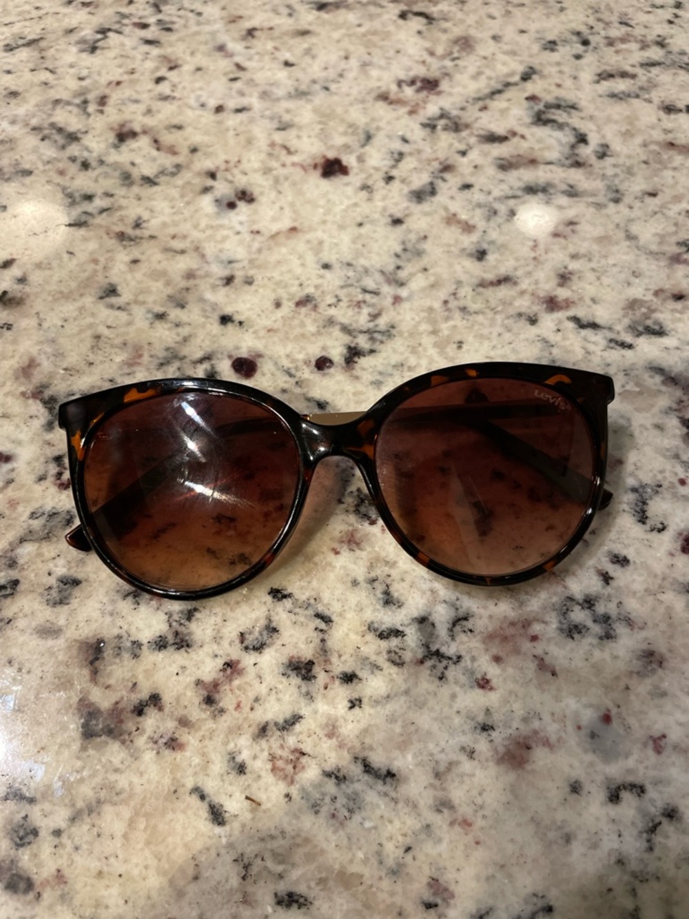 Levi's Tortoiseshell Brown Gradient Women's Sunglasses
